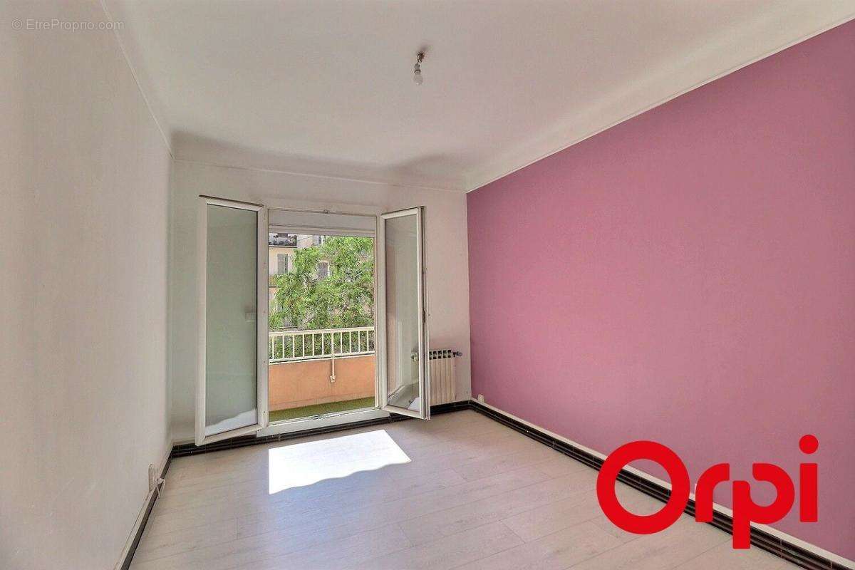 Appartement à MARSEILLE-7E