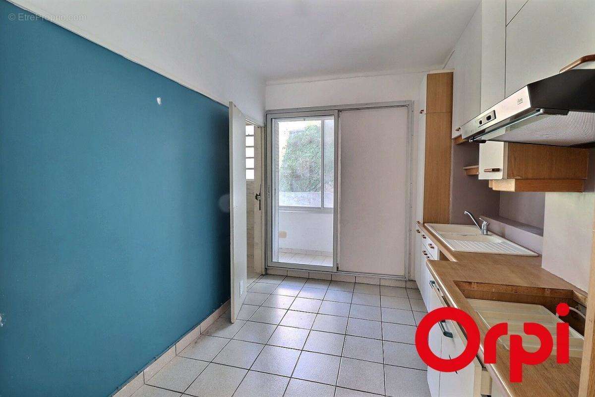 Appartement à MARSEILLE-7E