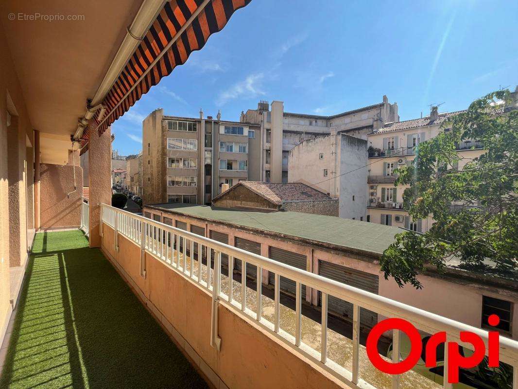 Appartement à MARSEILLE-7E