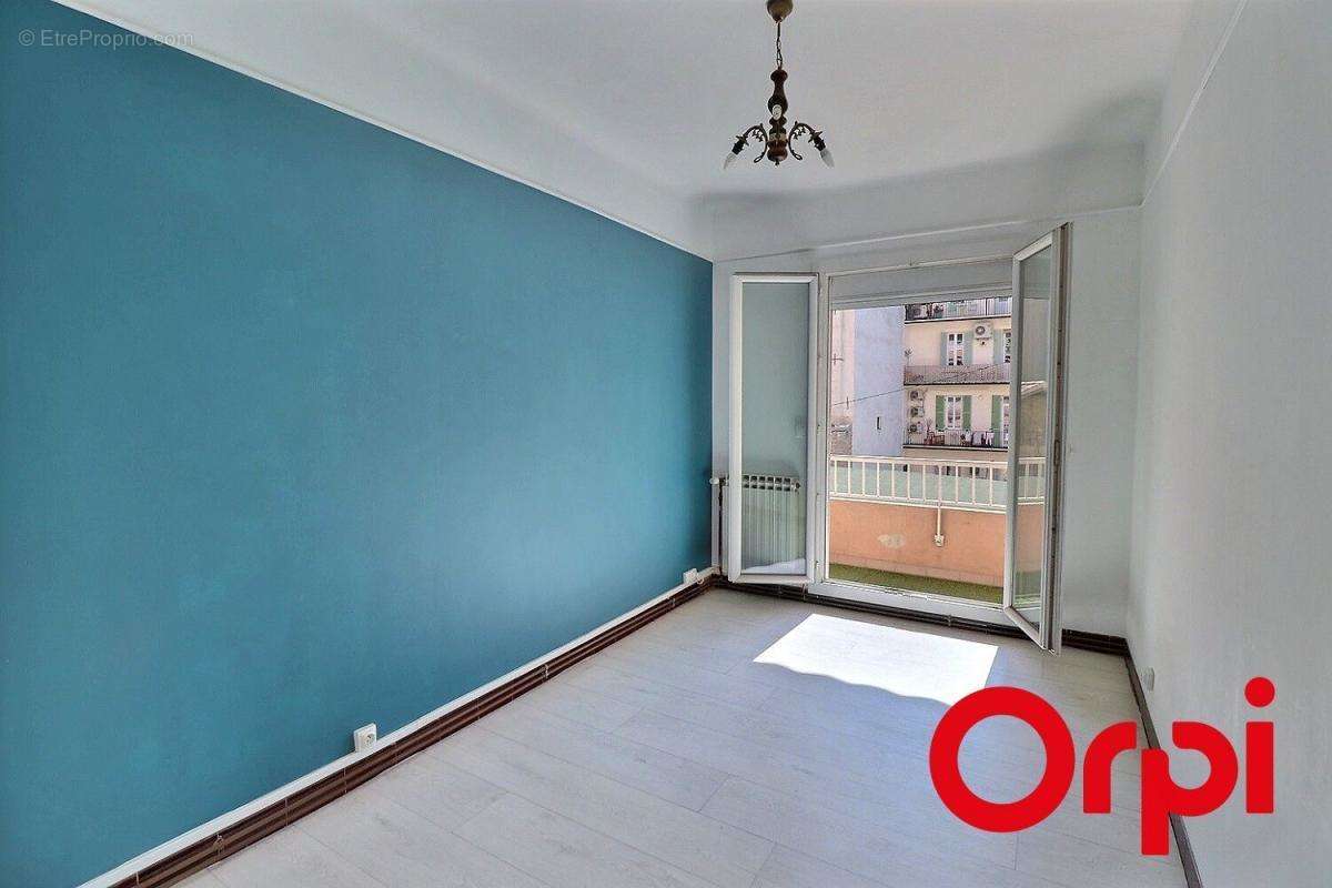 Appartement à MARSEILLE-7E