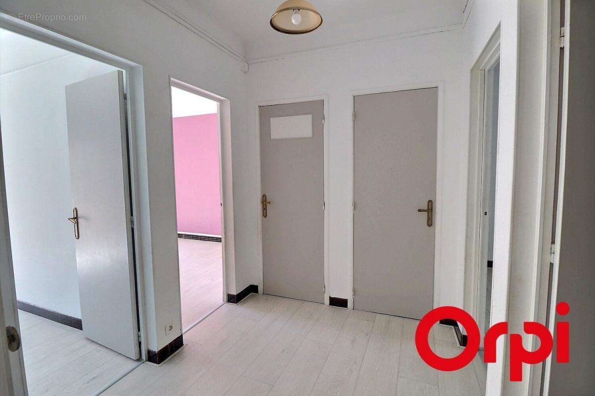 Appartement à MARSEILLE-7E