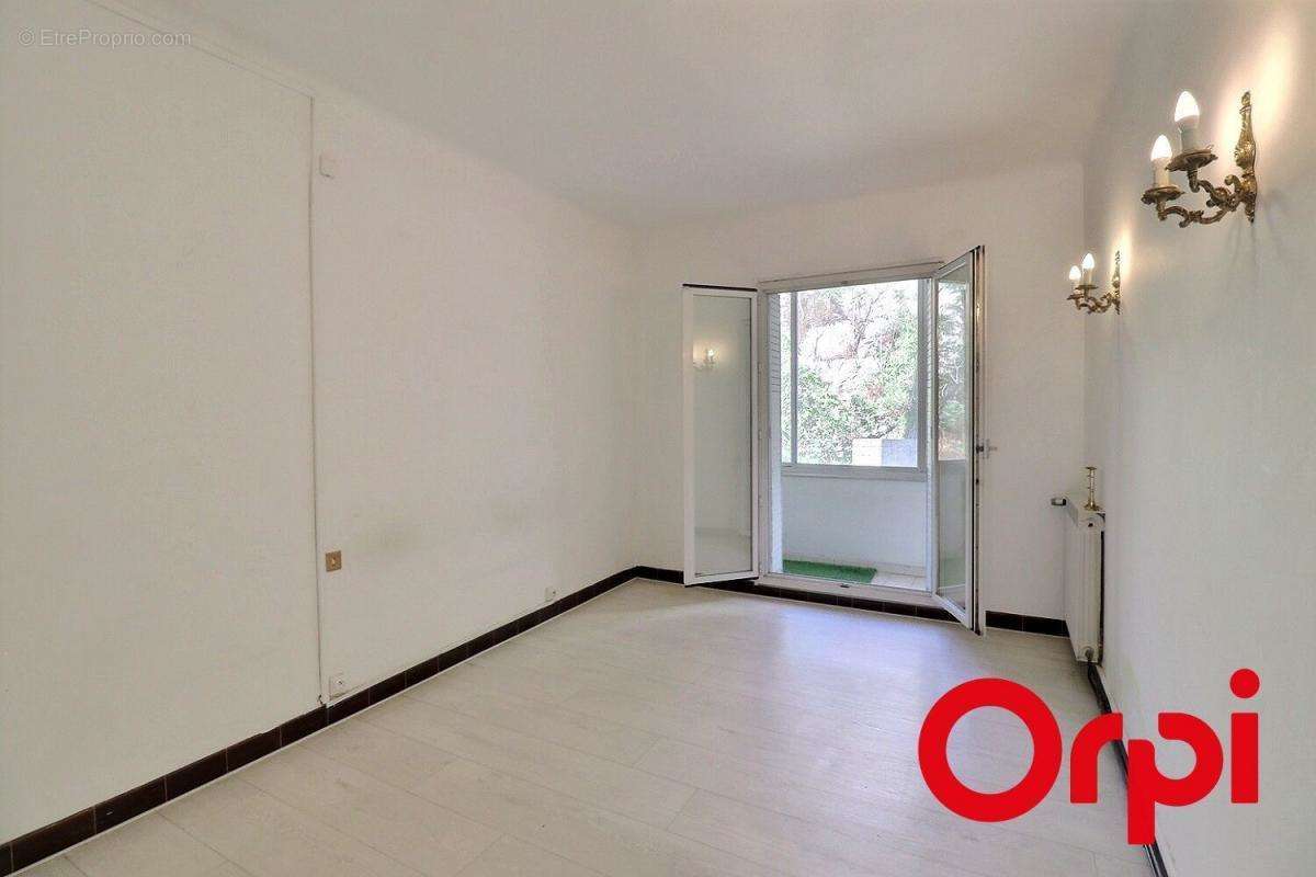 Appartement à MARSEILLE-7E