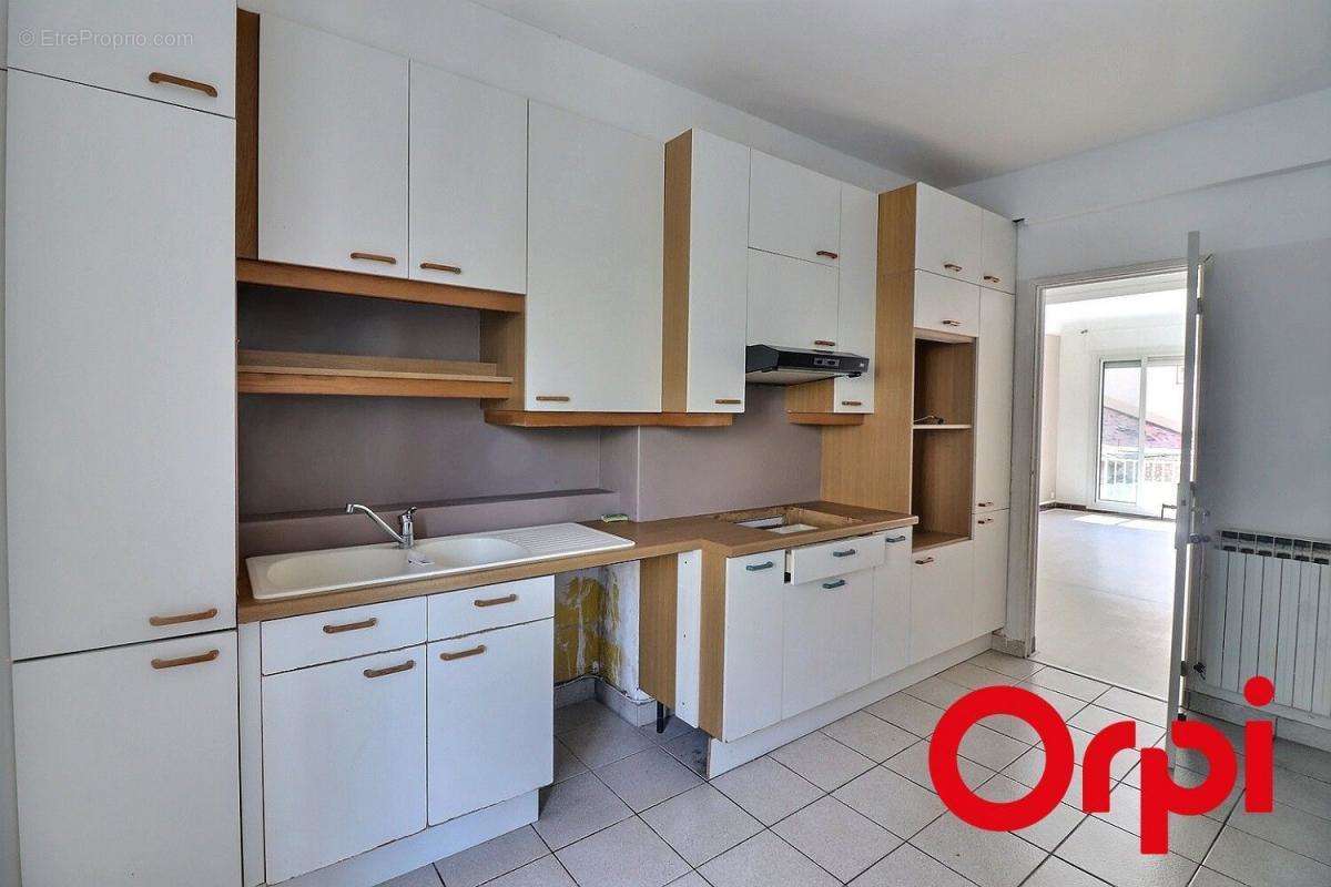 Appartement à MARSEILLE-7E