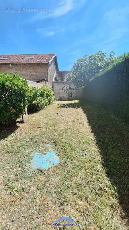 Maison à BUZANCY