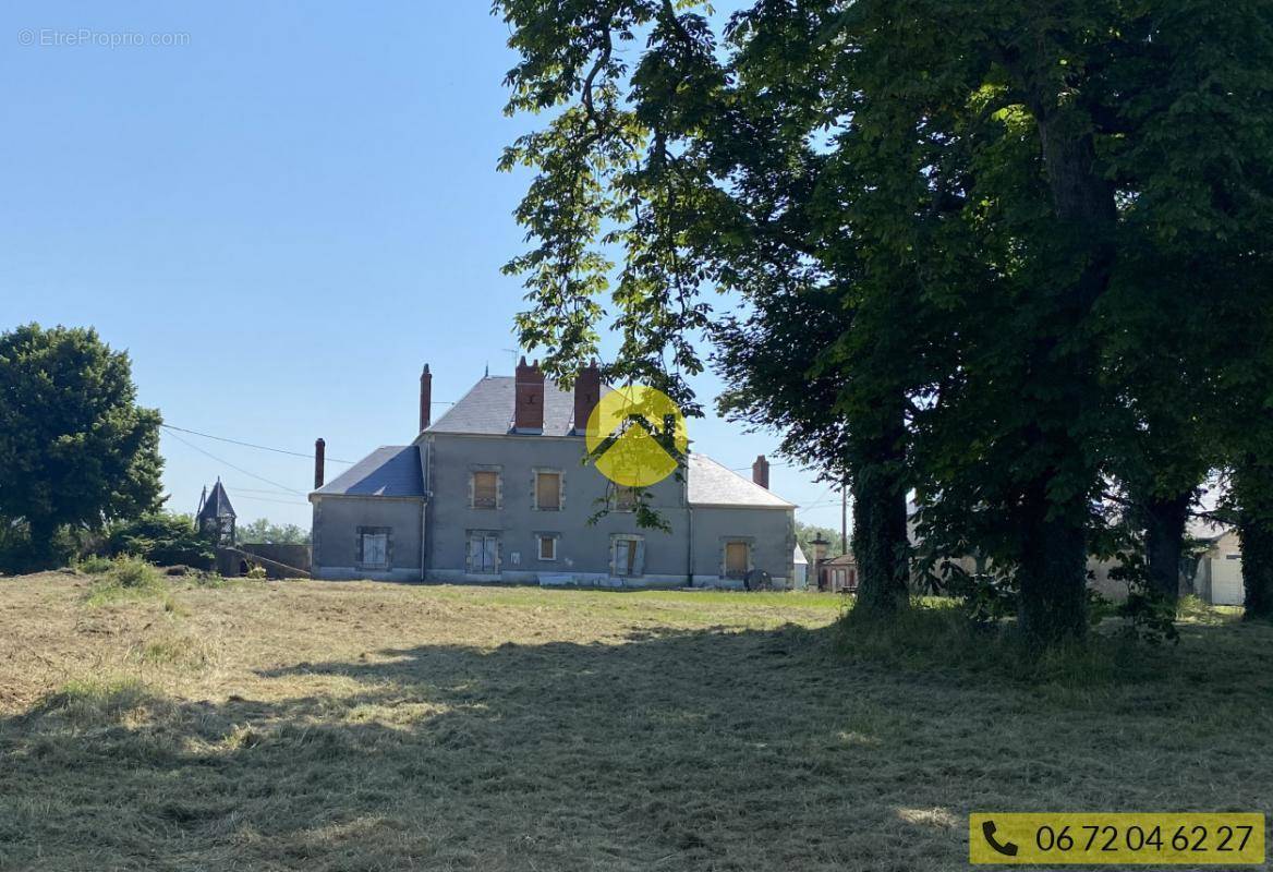 Maison à MARSEILLES-LES-AUBIGNY