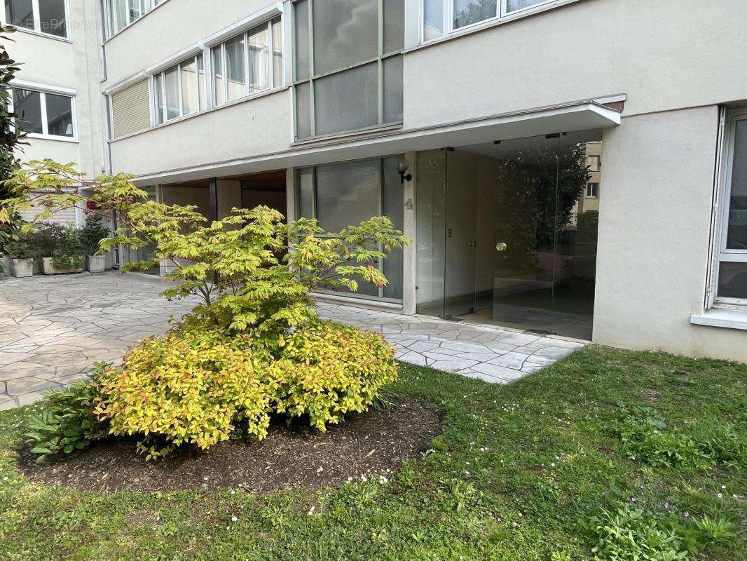 Appartement à NEUILLY-SUR-SEINE