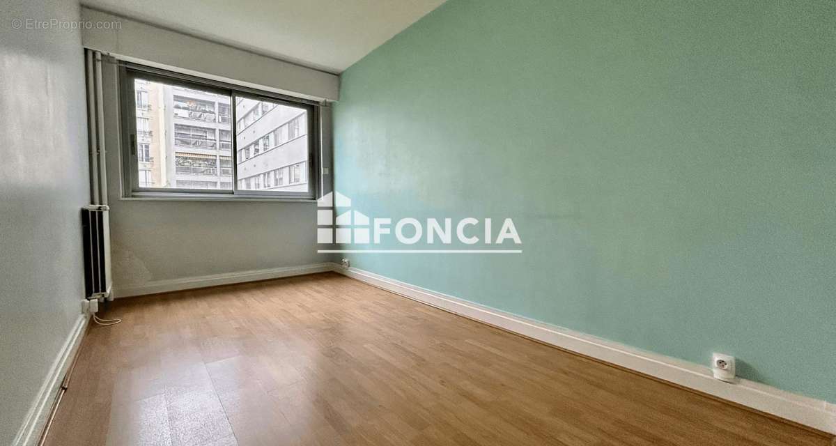 Appartement à LEVALLOIS-PERRET