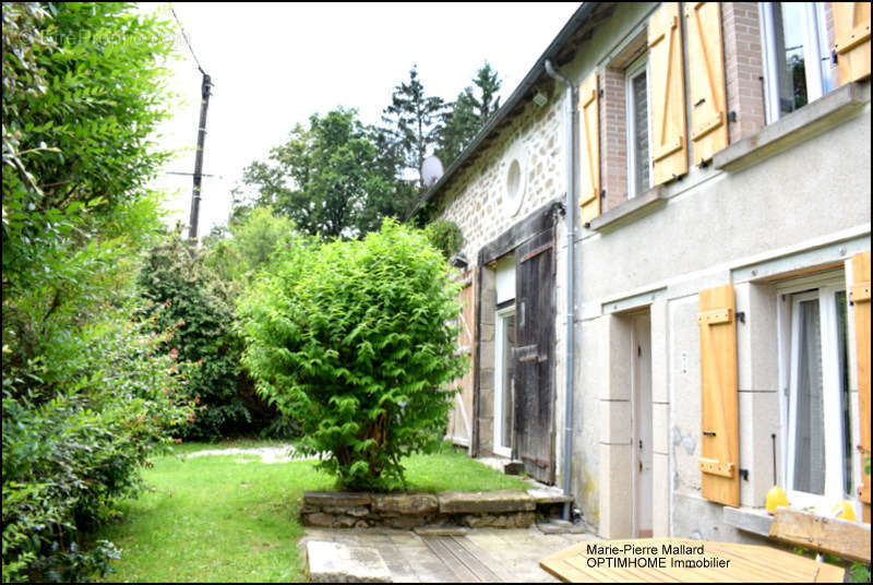 Maison à SAINT-PIERRE-BELLEVUE