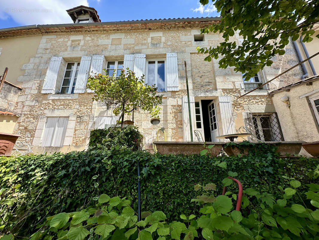 Maison à SAINT-AULAYE