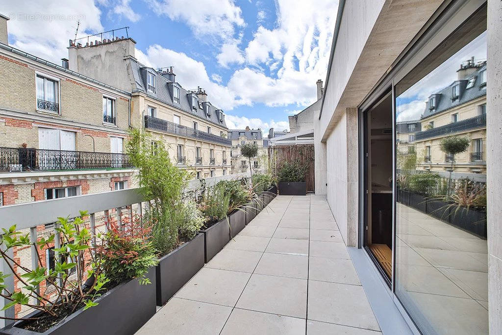 Appartement à PARIS-7E