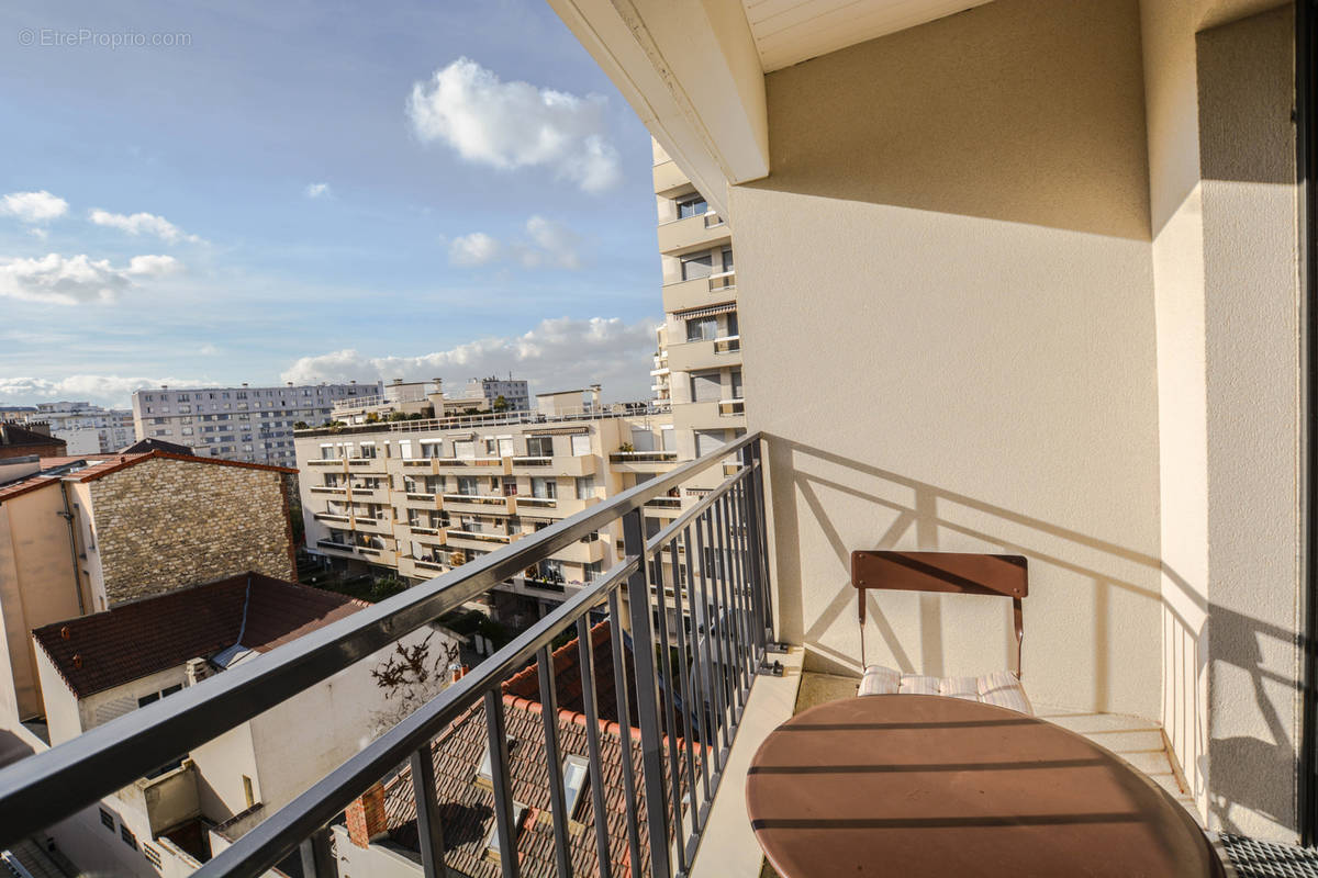 Appartement à COURBEVOIE