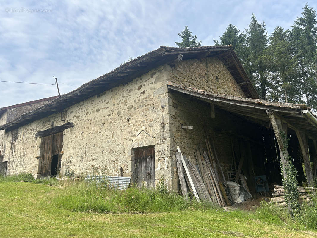 Autre à SAINT-MATHIEU