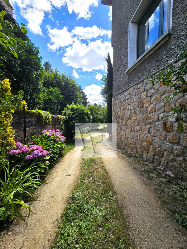 Maison à VALS-PRES-LE-PUY