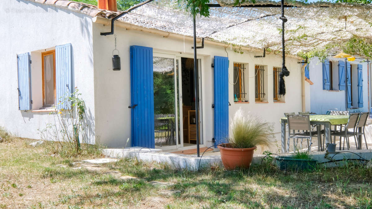 Maison à LA TOUR-D&#039;AIGUES