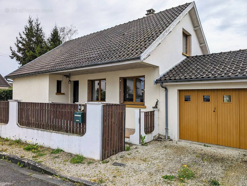 Maison à SAINT-JULIEN-LES-VILLAS