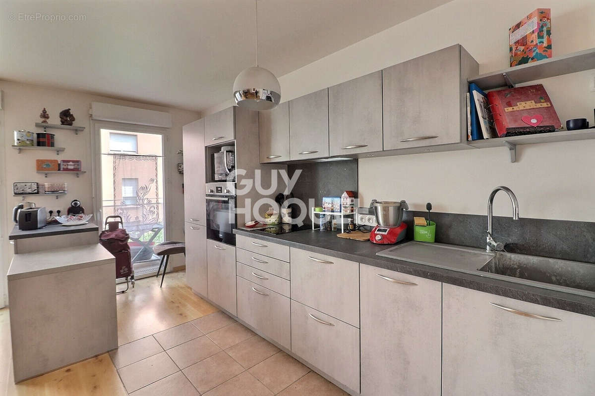 Appartement à AUBERVILLIERS