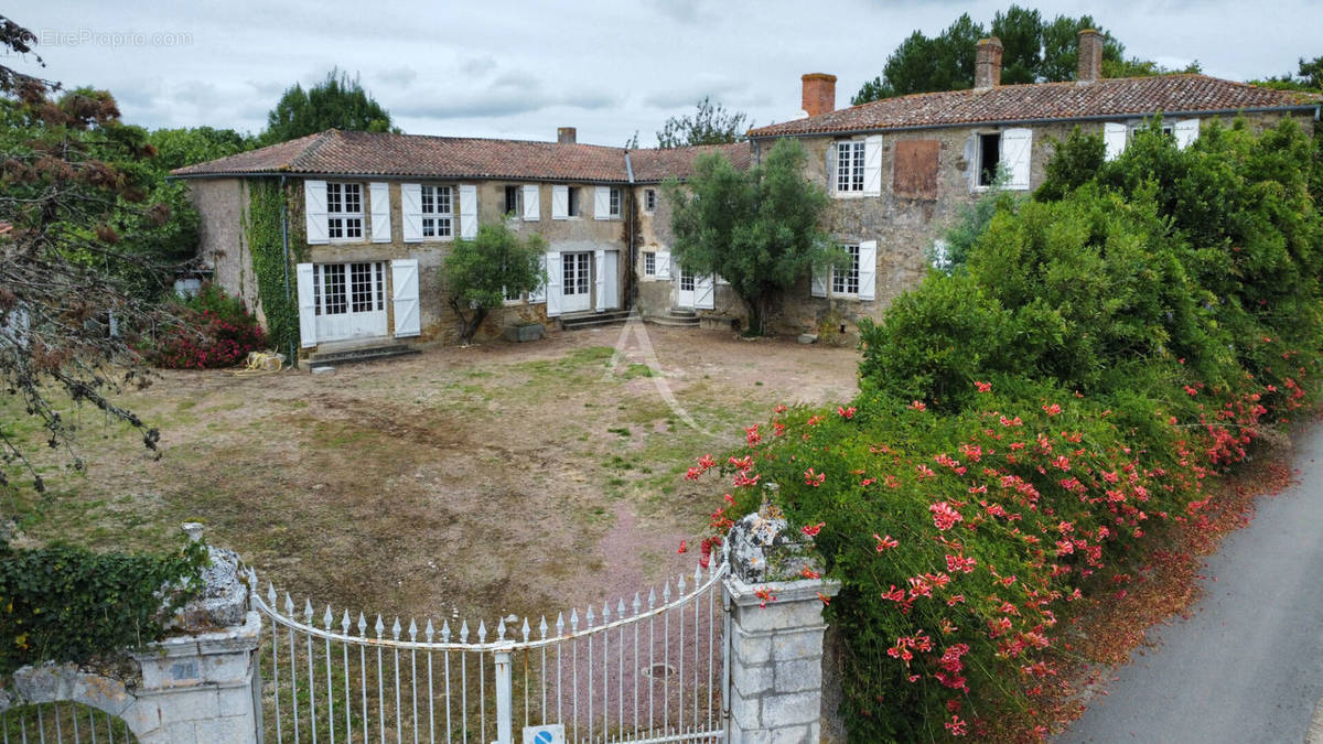 Maison à TALMONT-SAINT-HILAIRE