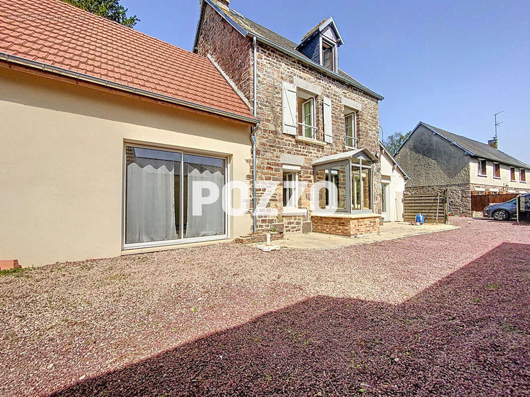 Maison à SAINT-JEAN-DES-CHAMPS