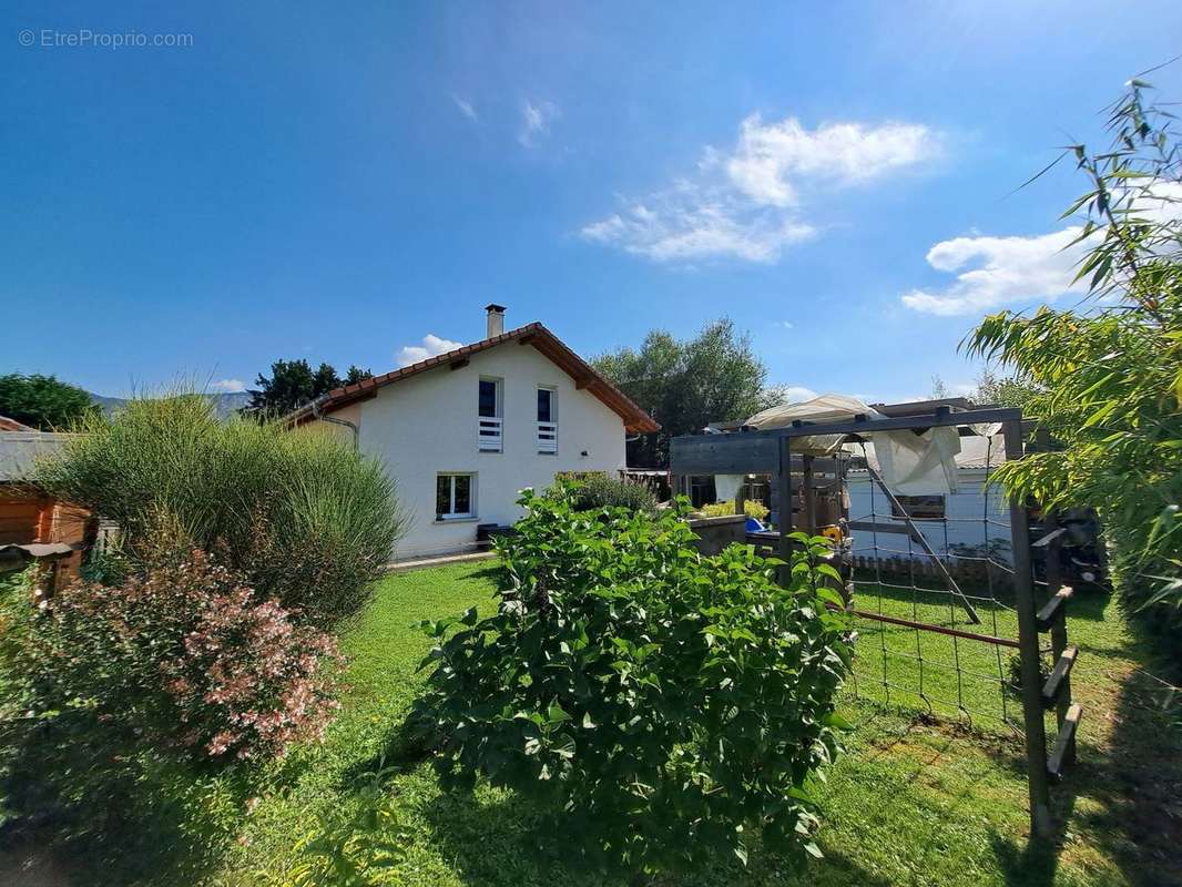 Maison à SAINT-PIERRE-EN-FAUCIGNY