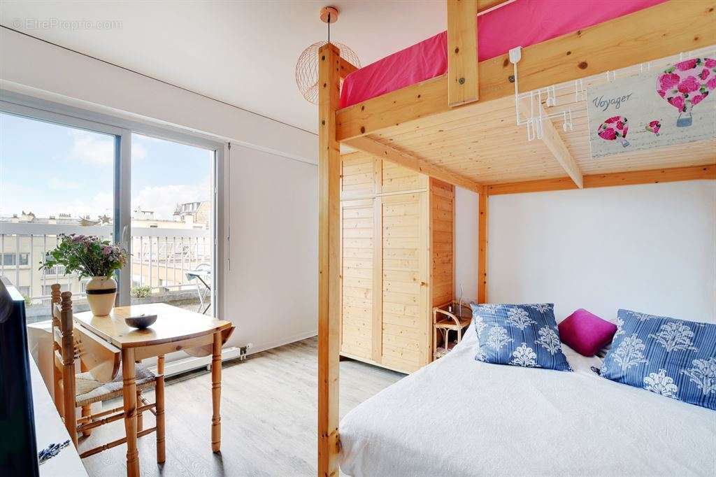 Appartement à PARIS-20E