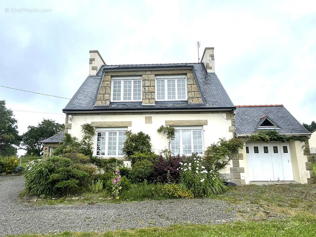 Maison à PLOGASTEL-SAINT-GERMAIN