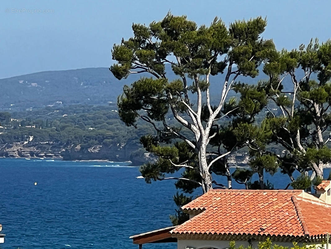 Maison à SAINT-CYR-SUR-MER