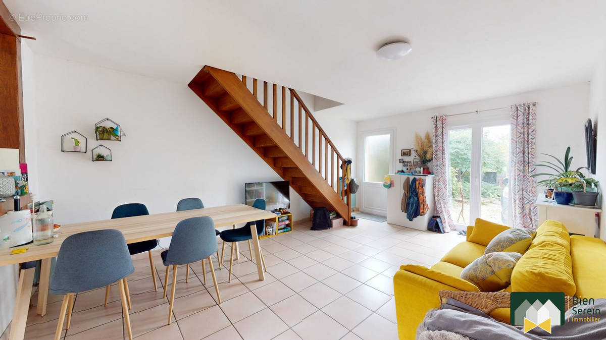 Appartement à PIERRES