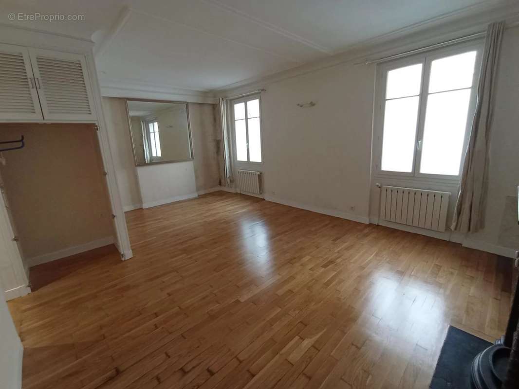 Appartement à PARIS-14E