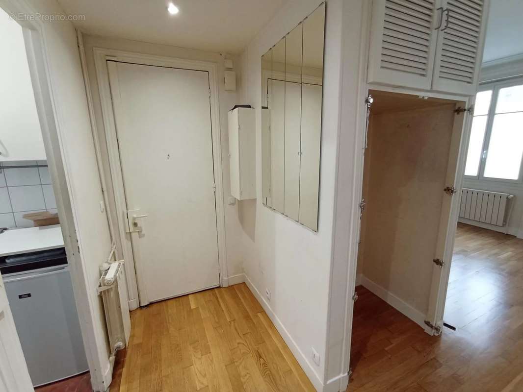 Appartement à PARIS-14E