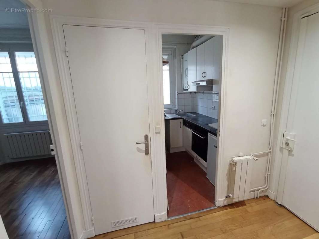 Appartement à PARIS-14E