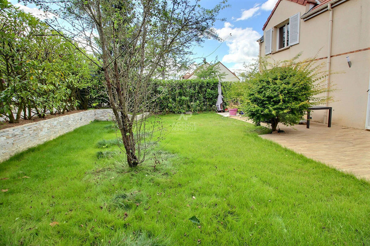 Maison à VERNEUIL-SUR-SEINE