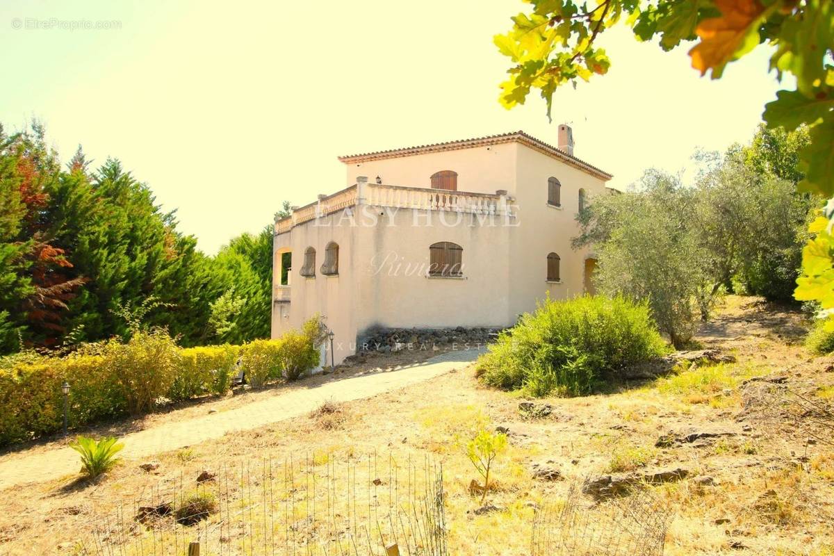 Maison à VALLAURIS