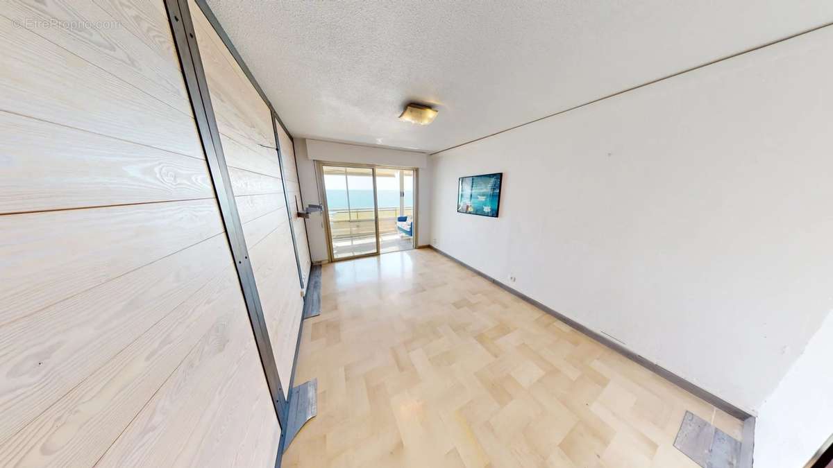 Appartement à VILLENEUVE-LOUBET