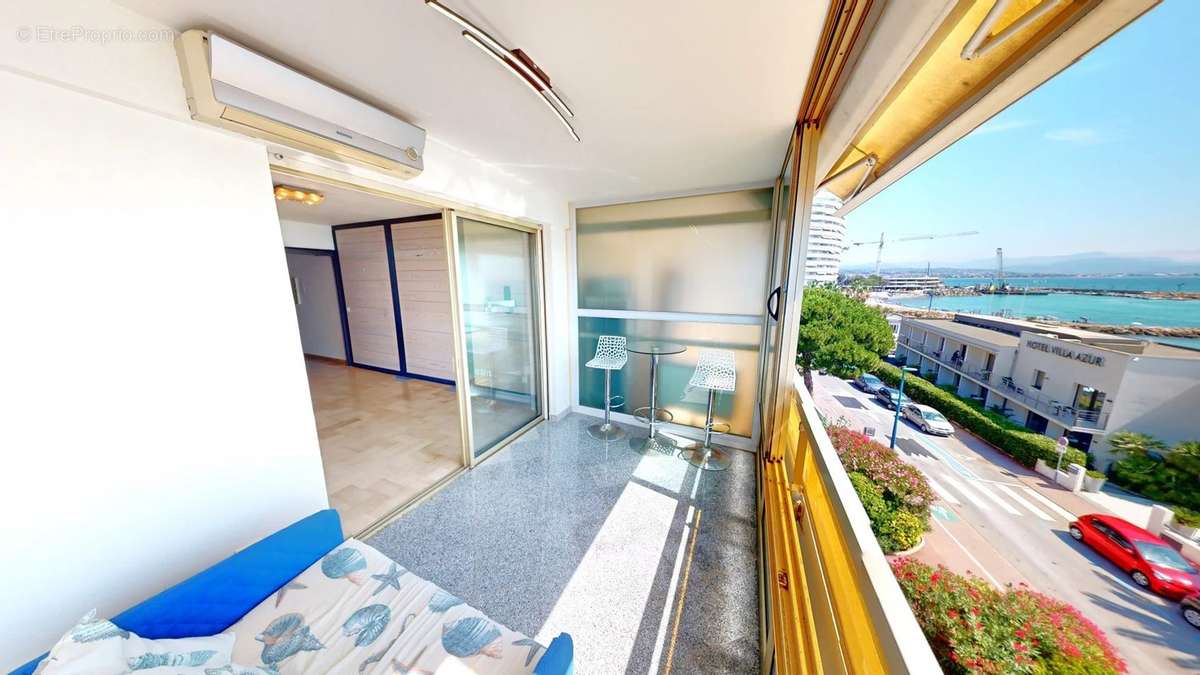 Appartement à VILLENEUVE-LOUBET