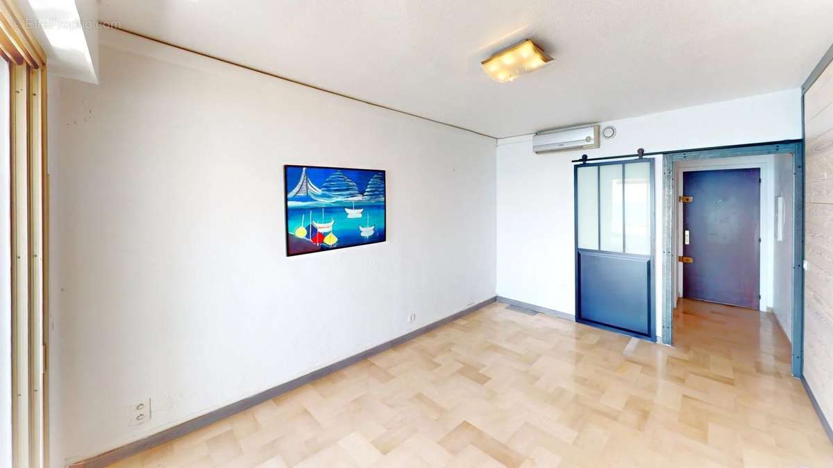 Appartement à VILLENEUVE-LOUBET