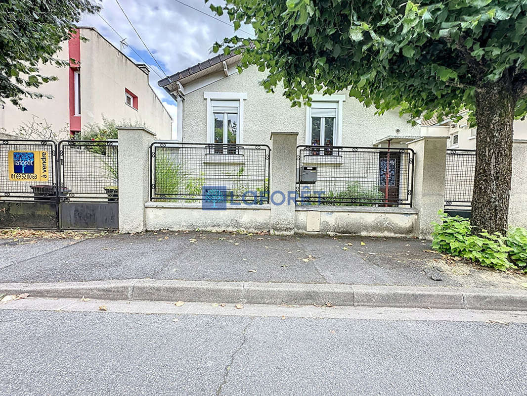 Maison à SAVIGNY-SUR-ORGE