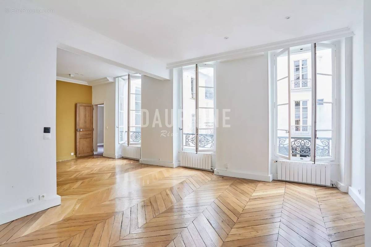 Appartement à PARIS-7E