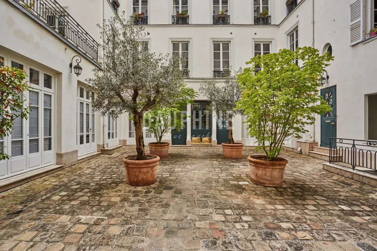 Appartement à PARIS-7E