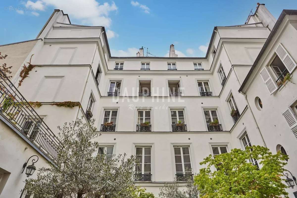 Appartement à PARIS-7E