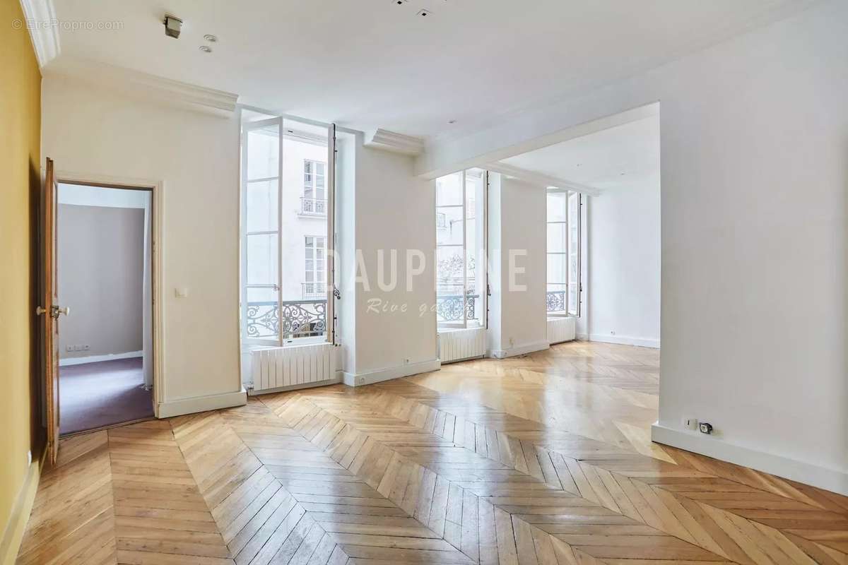 Appartement à PARIS-7E