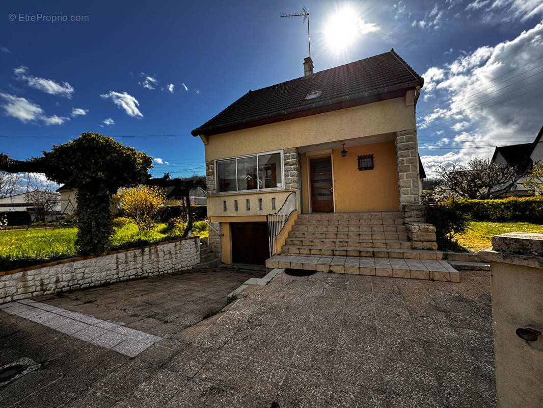 Maison à MONTMOROT