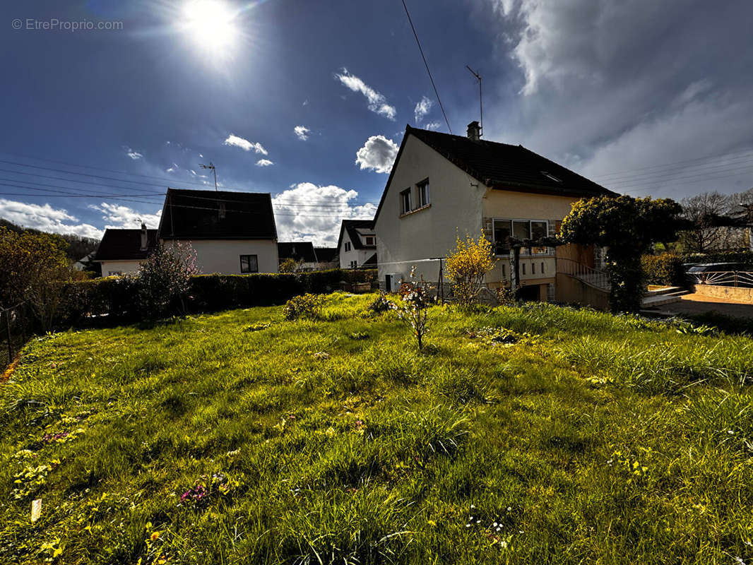 Maison à MONTMOROT