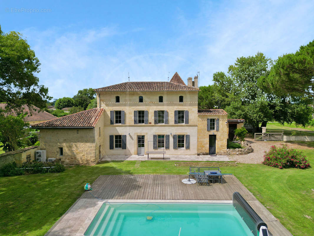 Maison à SAINT-EMILION