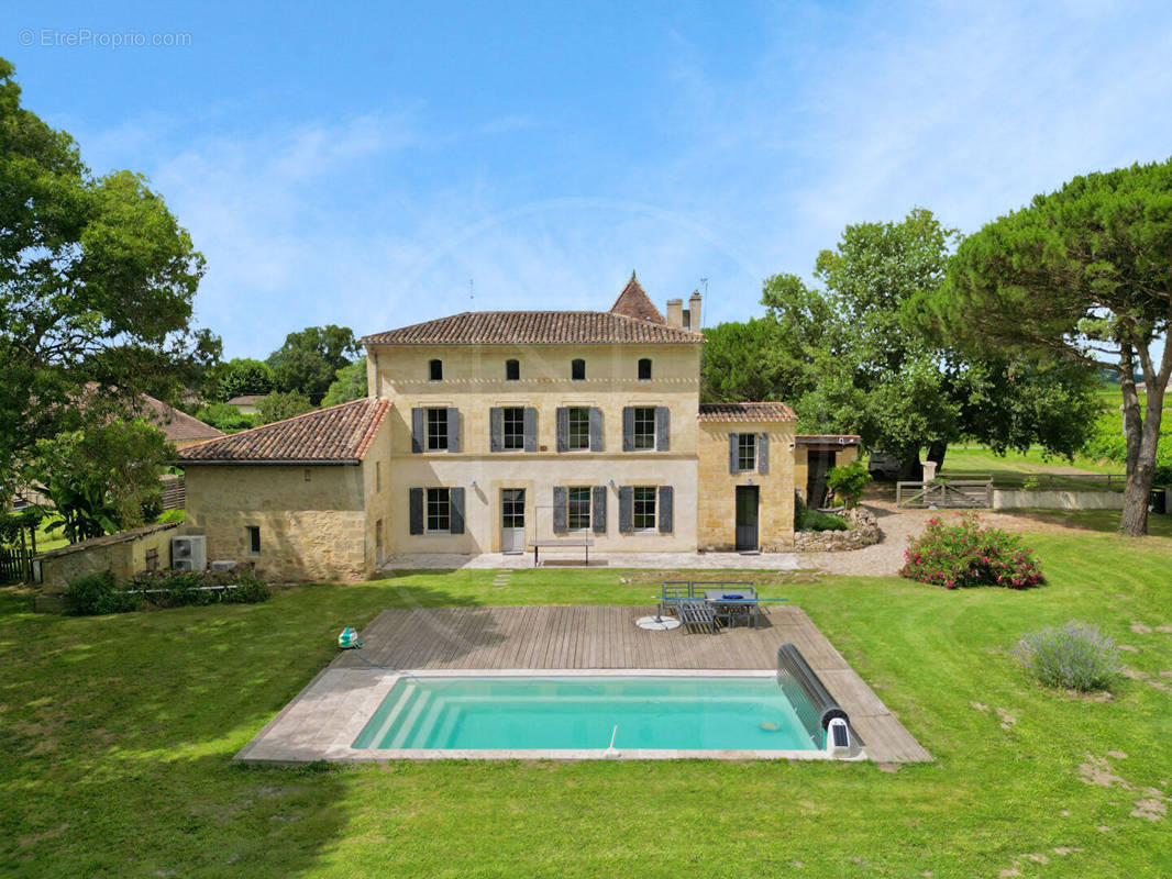 Maison à SAINT-EMILION