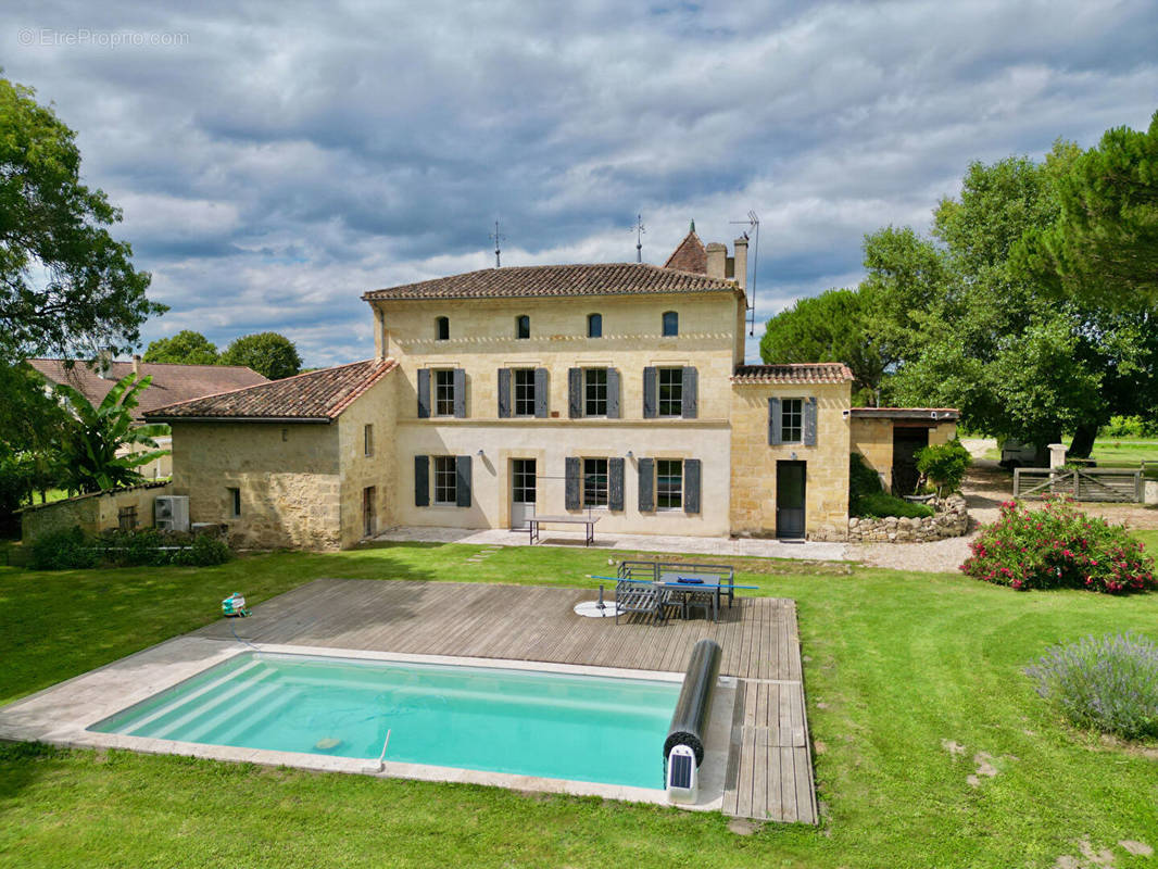 Maison à SAINT-EMILION