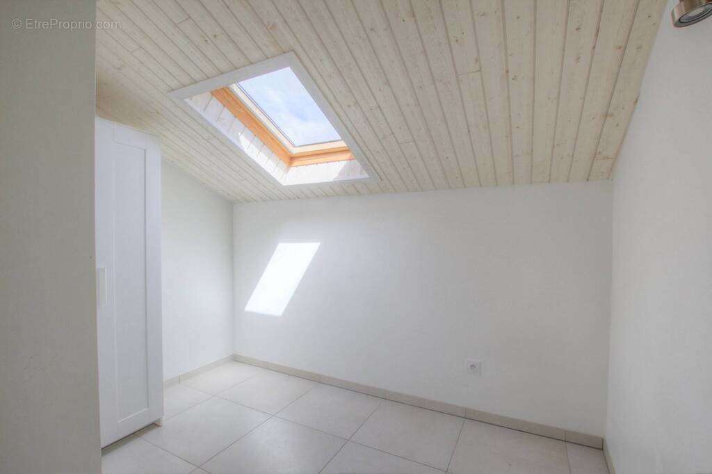 Appartement à SERGY