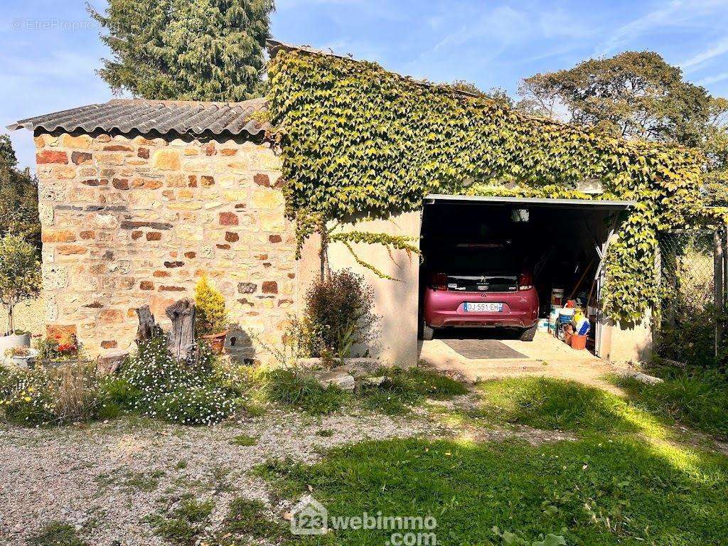 Maison à LES MOITIERS-D&#039;ALLONNE