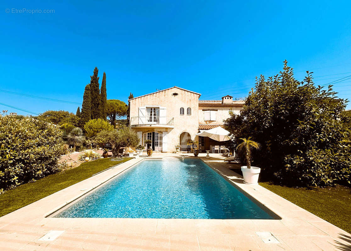 Maison à MOUGINS