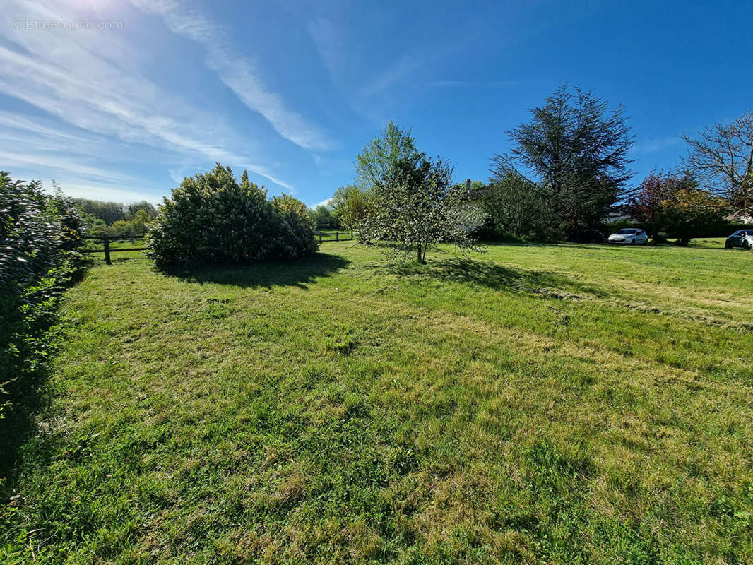 Terrain à LA COTE-SAINT-ANDRE