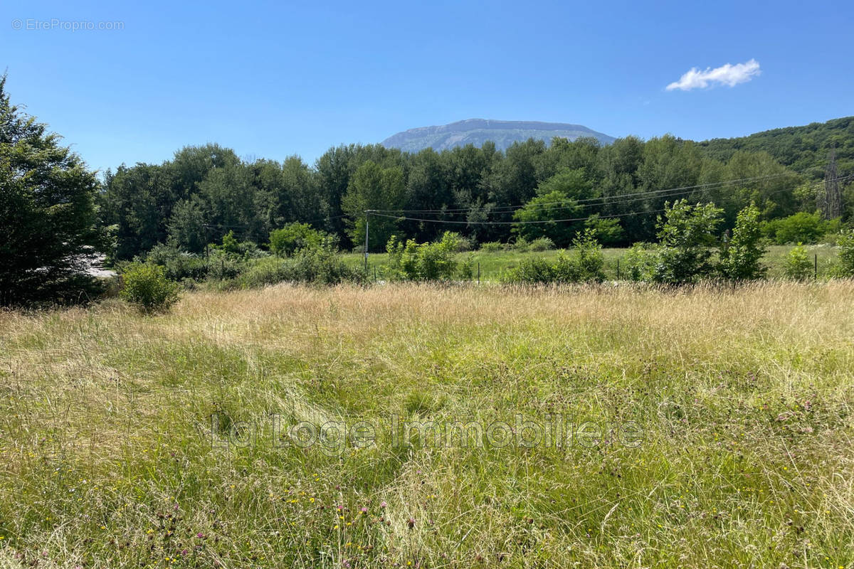 Terrain à NEFFES